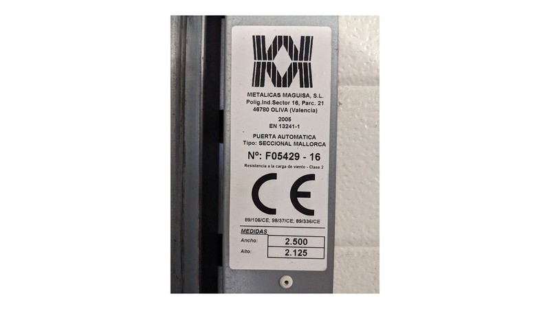 CÃ¢ble MAGUISA - Pour porte de garage sectionnelle MALLORCA — vue latérale en Bourgogne