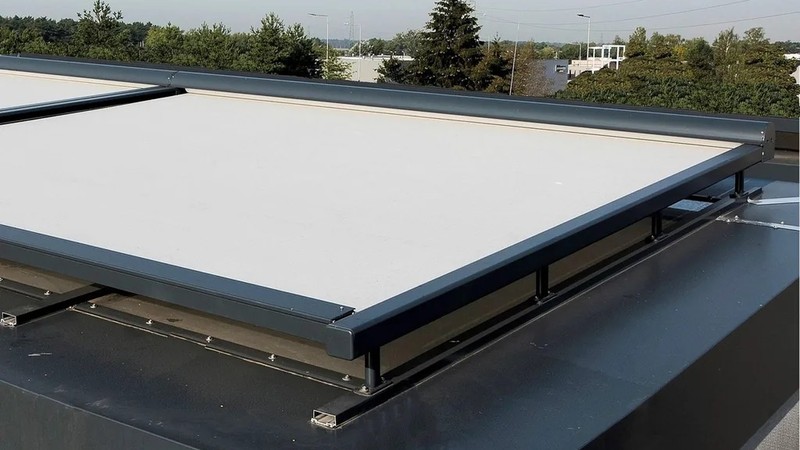 Store Veranda Motorise Coffre - Installation Toiture Vitree