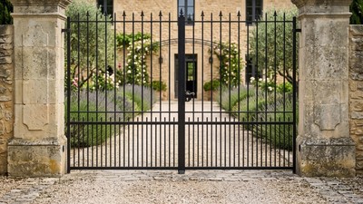 Portail acier ajouré droit barreaux ronds sur mesure