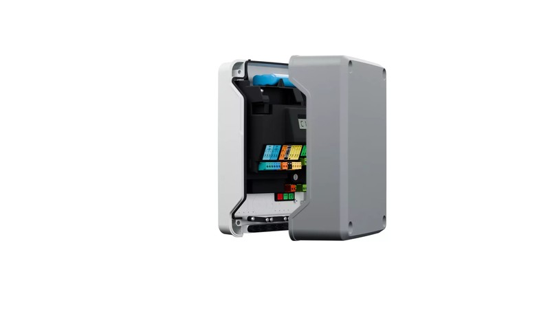 Moteur Somfy Multipro 3S+ io — armoire 3S+ io ouverte avec batterie de secours
