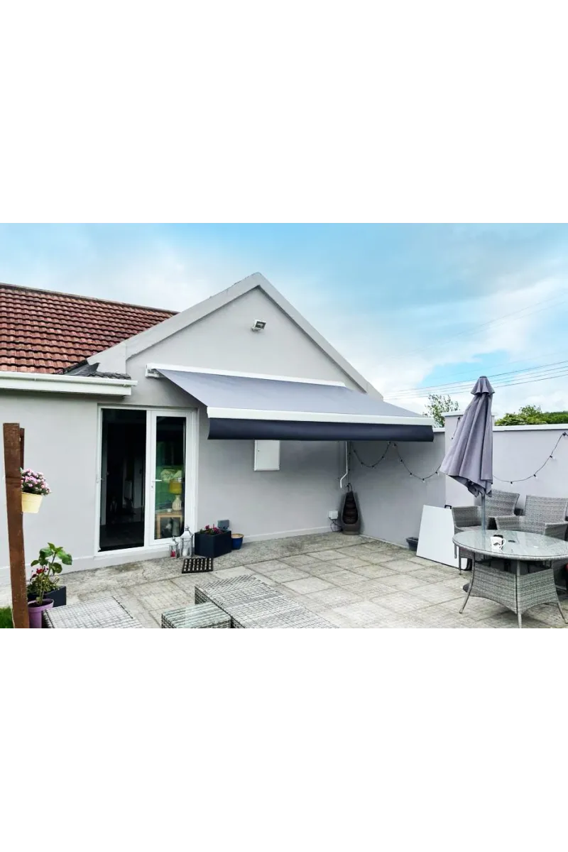 Store banne grande largeur terrasse professionnelle - 12 mètres sur mesure