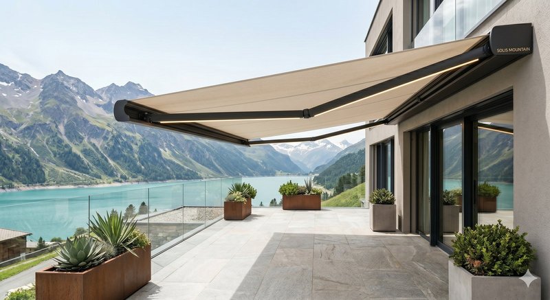 Store banne Excellence Design grande largeur vue montagne lac - terrasse haut de gamme