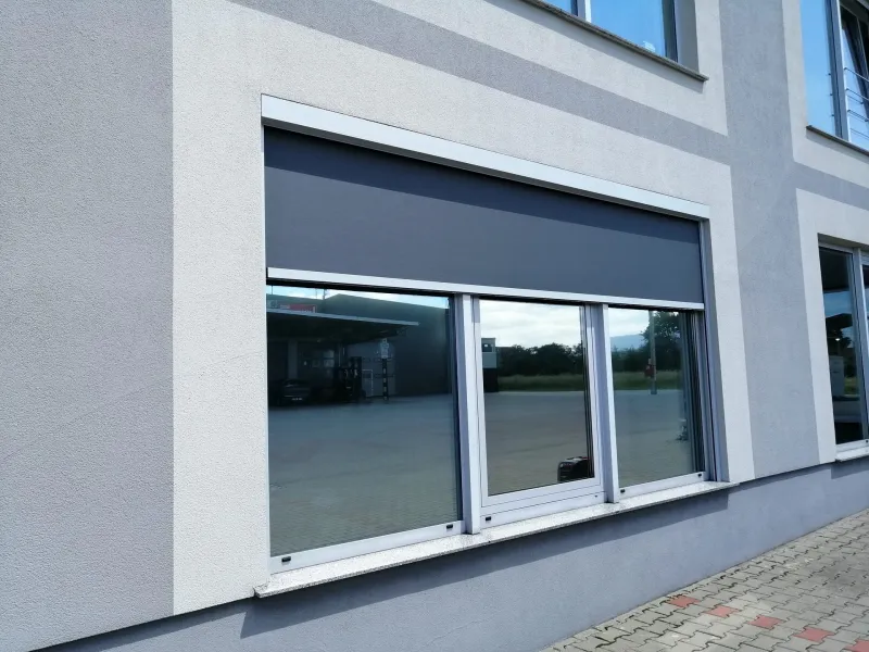 Store screen ZIP vertical extérieur sur mesure | 100% Menuiseries