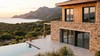 Porte-fenetre PVC 1 ouvrant oscillo-battant sur mesure Aluplast - villa contemporaine en Corse
