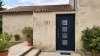 Porte d'entrée PVC sur mesure Vitrée Moderne, 4 Grands Carreaux – modèle 131, photo d'ambiance