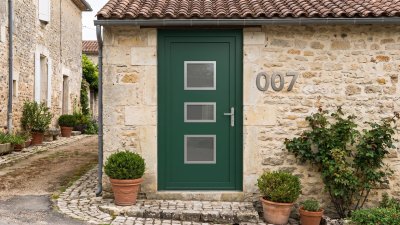 Porte d'entrée PVC sur mesure Vitrée Moderne, 3 Rectangles Superposés – modèle 007, photo d'ambiance