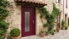 Porte d'entrée PVC sur mesure Semi-Vitrée Moderne, 3 Bandes Vitrées Accolées – modèle 039, photo d'ambiance