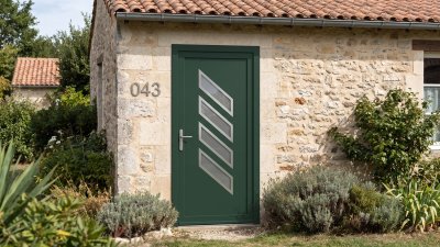 Porte d'Entrée PVC Sur Mesure – Semi-Vitrée Design, 4 Vitrages Obliques