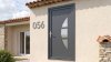 Porte d'entrée PVC sur mesure Vitrée Style Ancien, Demi-Lune à Traverses – modèle 056, photo d'ambiance