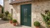 Porte d'entrée PVC sur mesure Semi-Vitrée Design, 3 Carreaux et Fines Lignes – modèle 070, photo d'ambiance