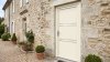 Porte d'entrée PVC sur mesure Pleine Moderne, 2 Paires de Baguettes – modèle 108, photo d'ambiance