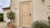 Porte d'entrée bois modèle M11 sur mesure — photo d'ambiance, pin naturel