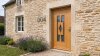 Porte d'entrée bois modèle 004 sur mesure — photo d'ambiance, chêne verni
