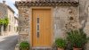Porte d'entrée bois modèle 028 sur mesure — photo d'ambiance, chêne verni
