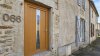 Porte d'entrée bois modèle 066 sur mesure — photo d'ambiance, chêne verni