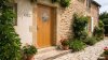 Porte d'entrée bois modèle 082 sur mesure — photo d'ambiance, chêne verni
