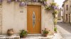 Porte d'entrée bois modèle 105 sur mesure — photo d'ambiance, chêne verni