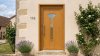 Porte d'entrée bois modèle 116 sur mesure — photo d'ambiance, chêne verni