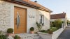 Porte d'entrée bois modèle 120 sur mesure — photo d'ambiance, chêne verni