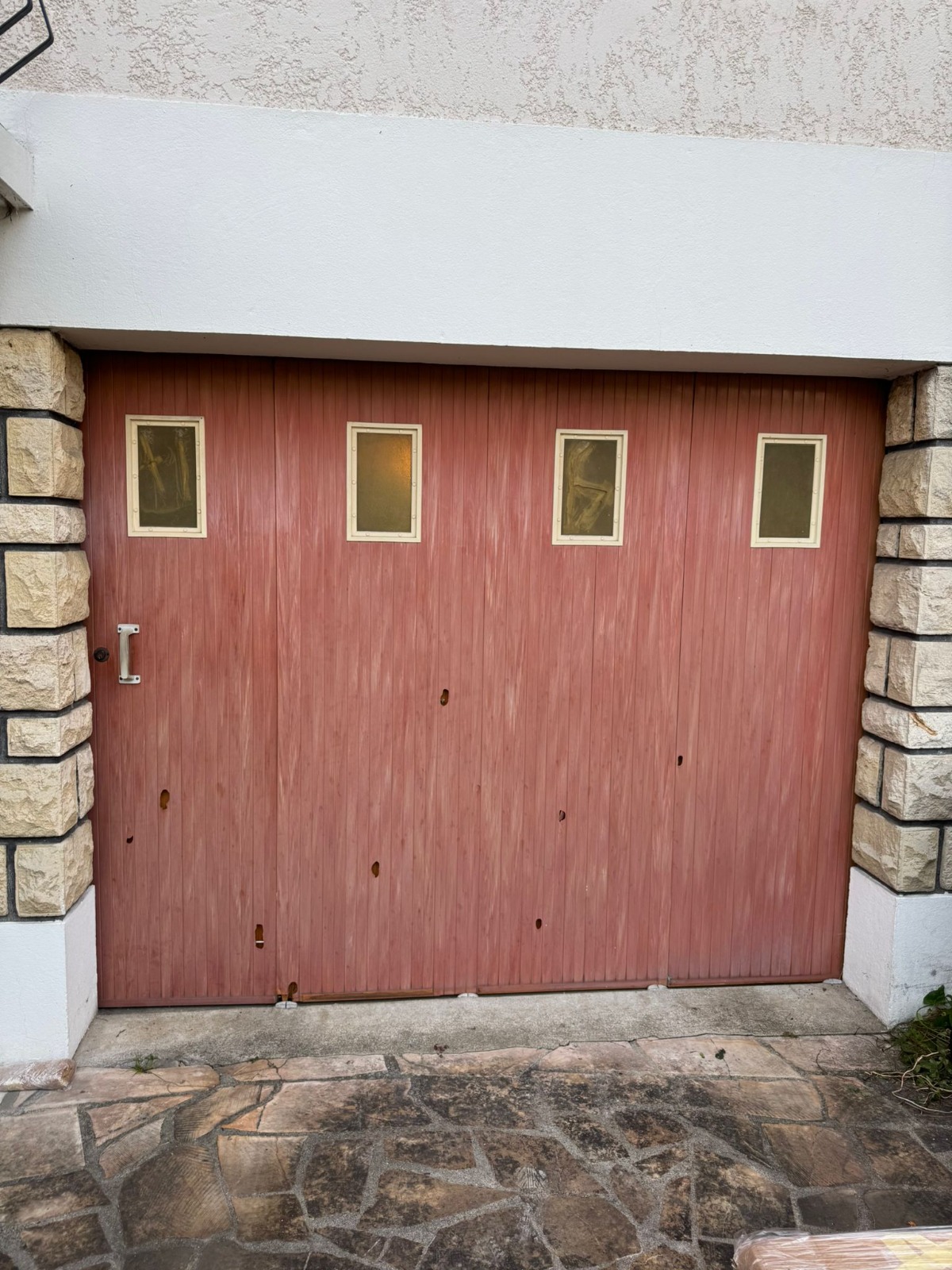 porte de garage en bois avant .jpg