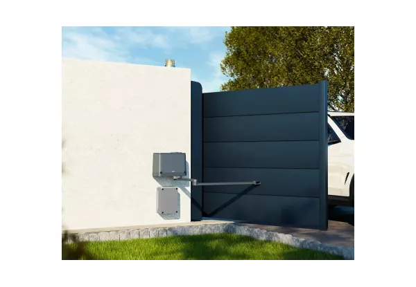 Somfy Multipro 3S+ io : la nouvelle motorisation portail battant en stock