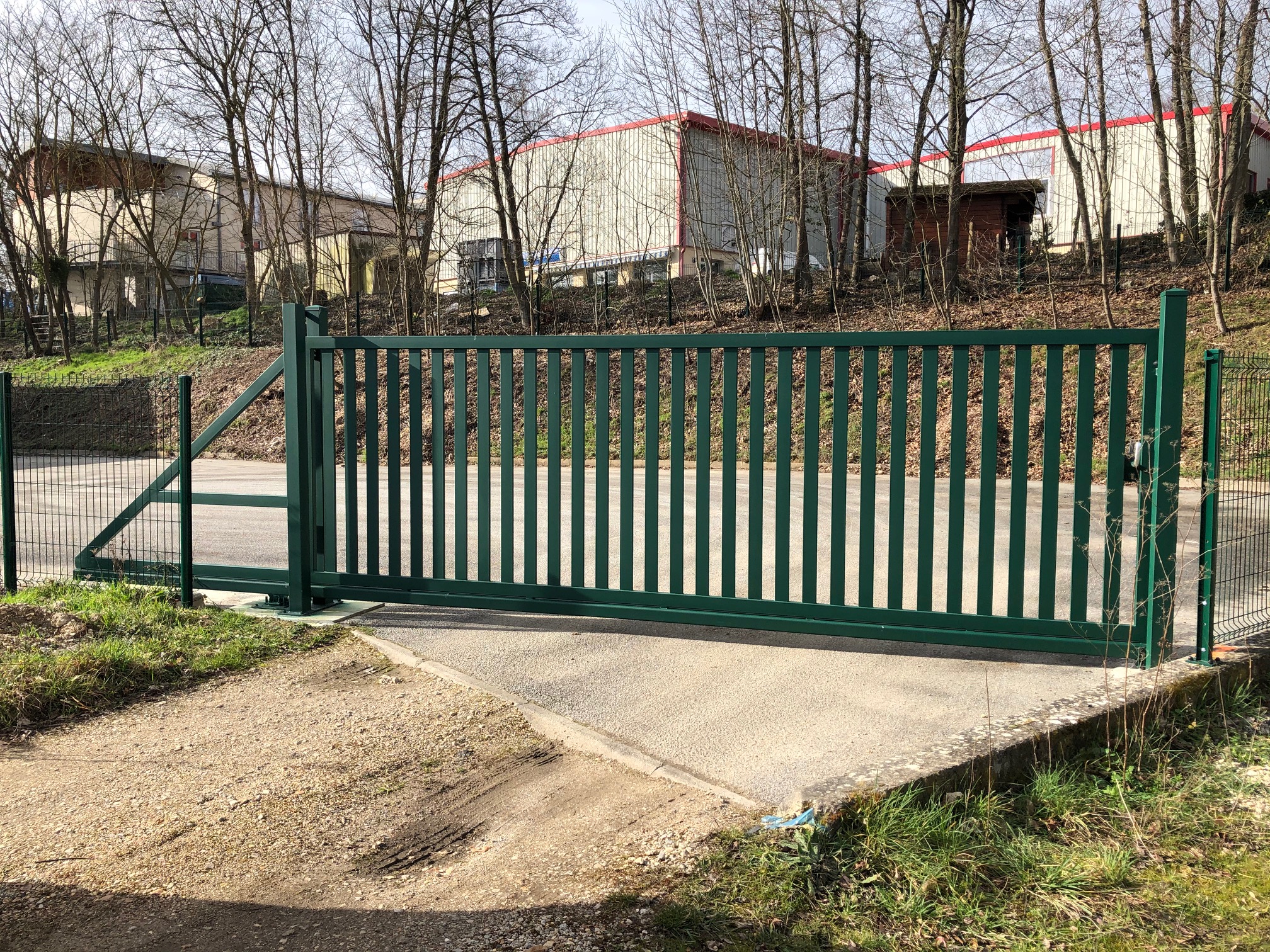 Portail coulissant auto porté de 5 mètres à Dourdan